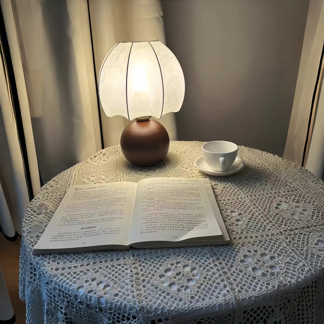 Vintage floral table lamp, med - Home Textiles And Decor บทวิจารณ์และราคา
